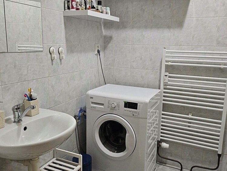 Квартира 1+kk в оренду, 40 м² (8 з 9)