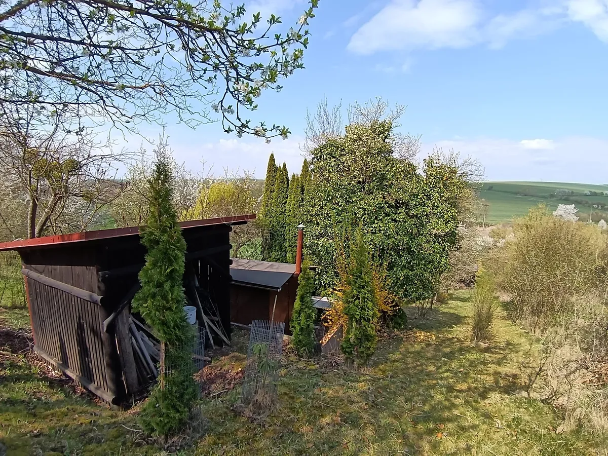Prodej zahrady 1872 m²