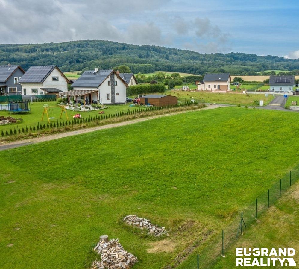 Prodej stavebního pozemku 2004 m², Horní Habartice – fotka 1 z 3