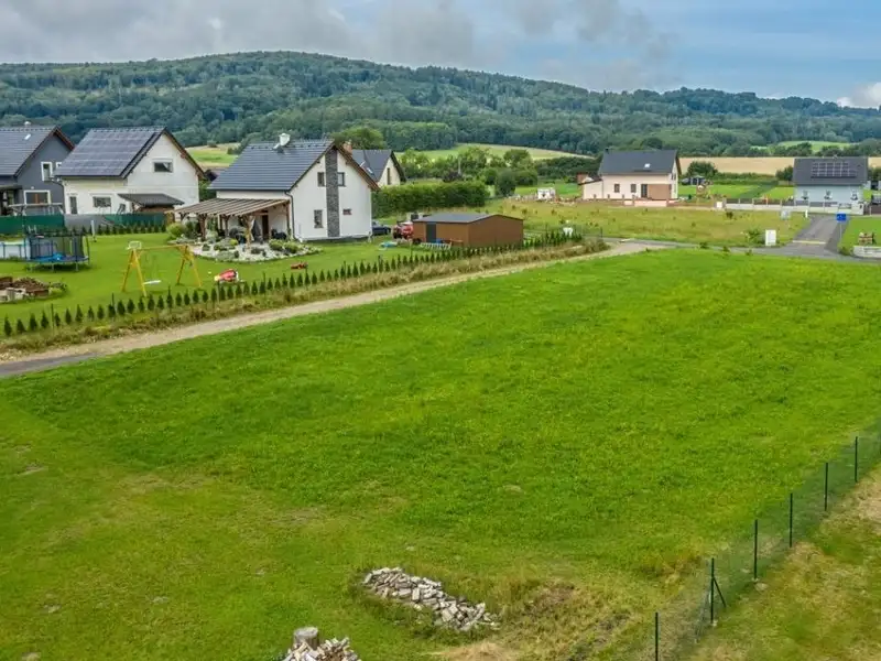 Prodej stavebního pozemku 2004 m², Horní Habartice – náhled fotky 1