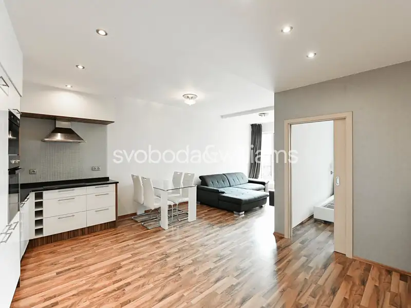 Pronájem bytu 2+kk 57 m², Praha – náhled fotky 3