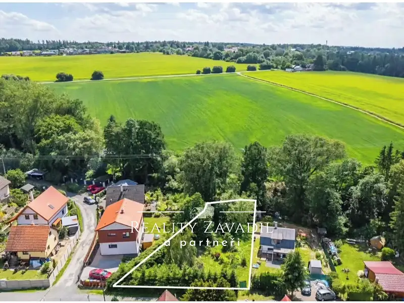 Prodej stavebního pozemku 743 m², Babice – náhled fotky 3