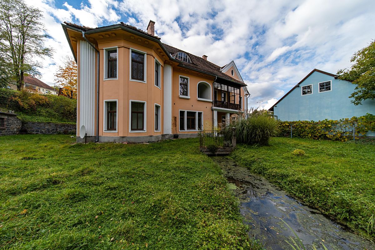 Pronájem ubytovacího zařízení 329 m², Mnichovice – fotka 1 z 3