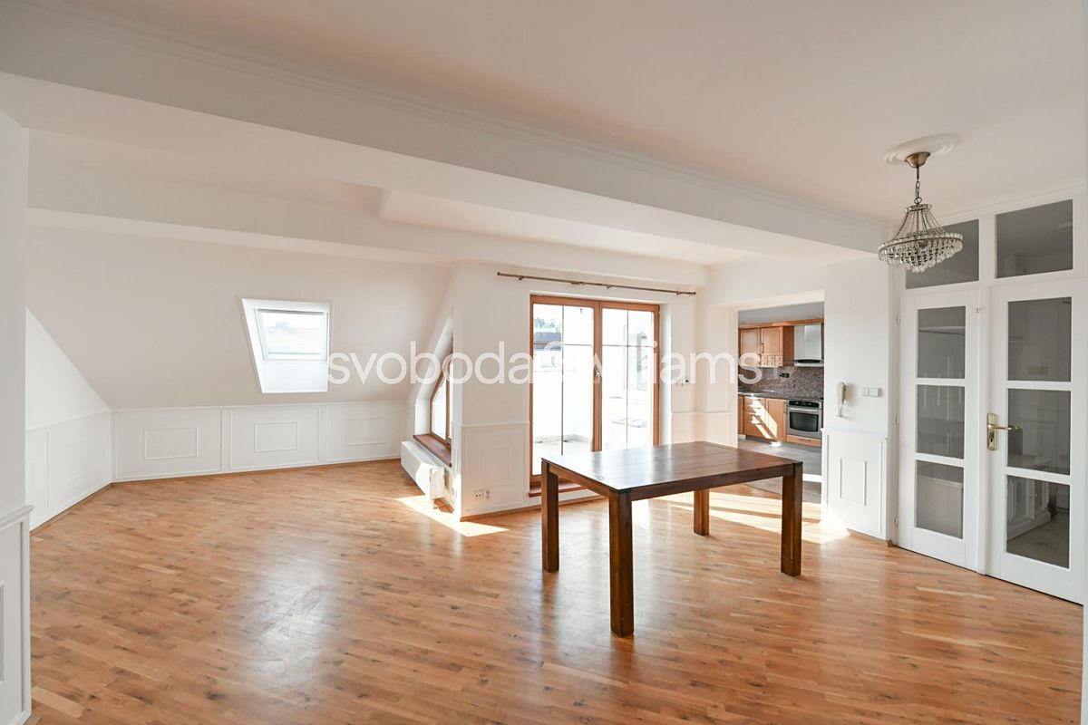 Pronájem bytu 4+kk 123 m² – fotografie 3