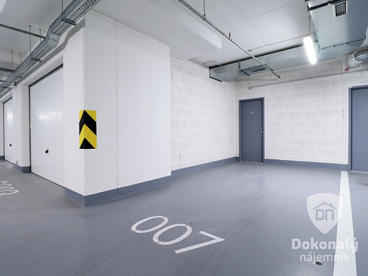 Pronájem bytu 1+kk, 34 m² (18 z 23)
