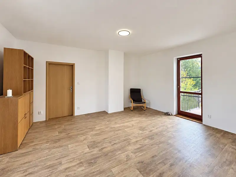 Pronájem bytu 2+1 73 m², Lety – náhled fotky 2