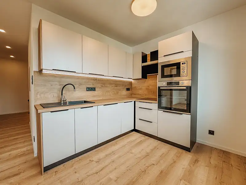 Pronájem bytu 4+1 77 m², Nejdek – náhled fotky 1