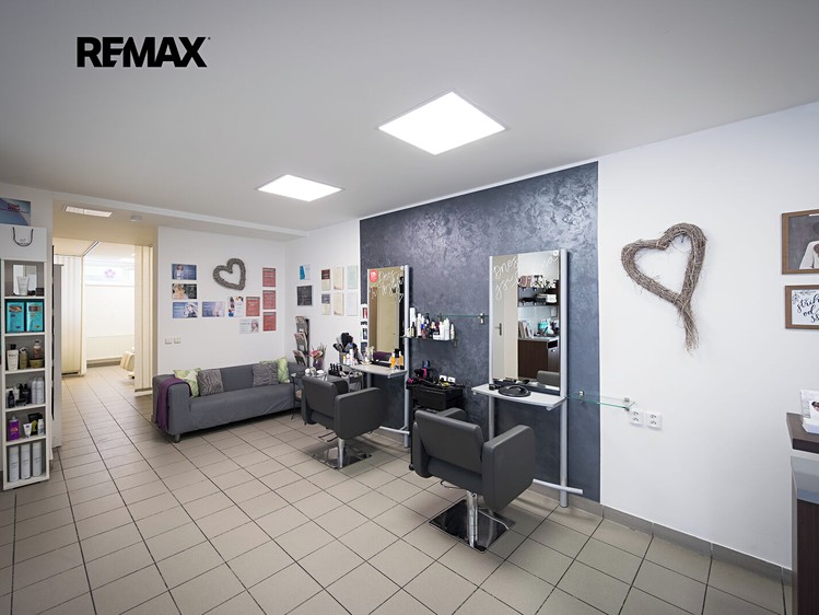 Prodej komerčního prostoru, 74 m² (19 z 27)