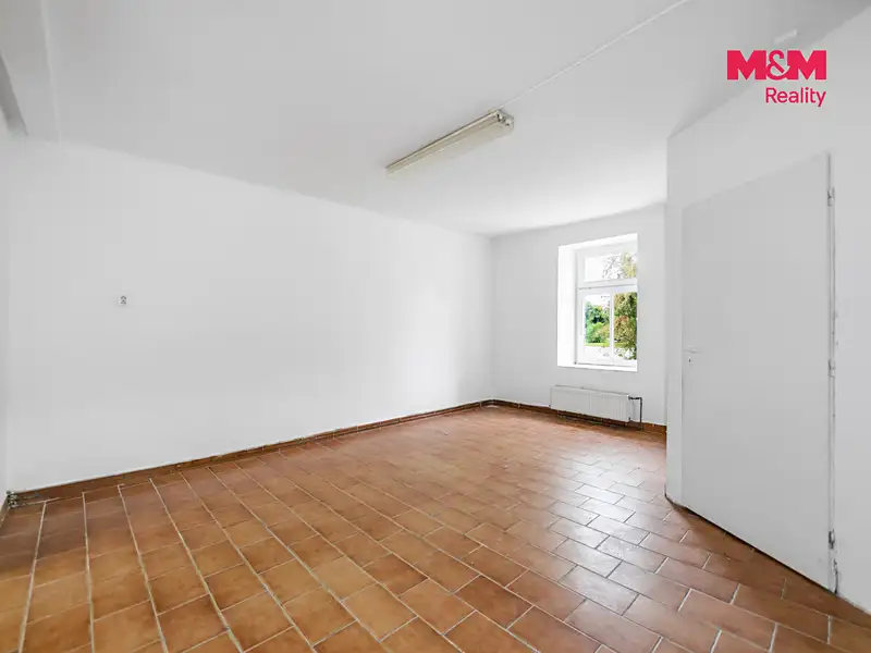 Prodej rodinného domu 230 m², pozemek 325 m², Holýšov – náhled fotky 2