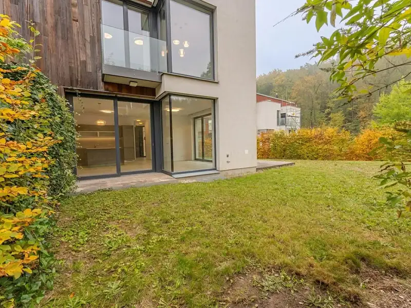 Pronájem rodinného domu 179 m², pozemek 435 m², Praha – náhled fotky 3