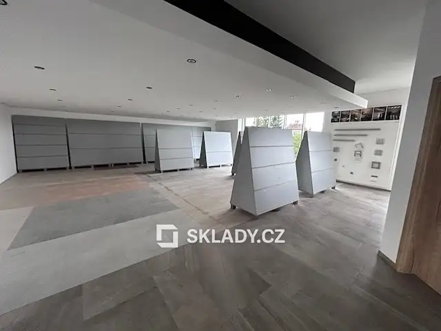 Pronájem obchodního prostoru 360 m², Cheb – náhled fotky 3