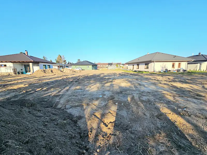 Prodej stavebního pozemku 1079 m², Doksy – náhled fotky 3