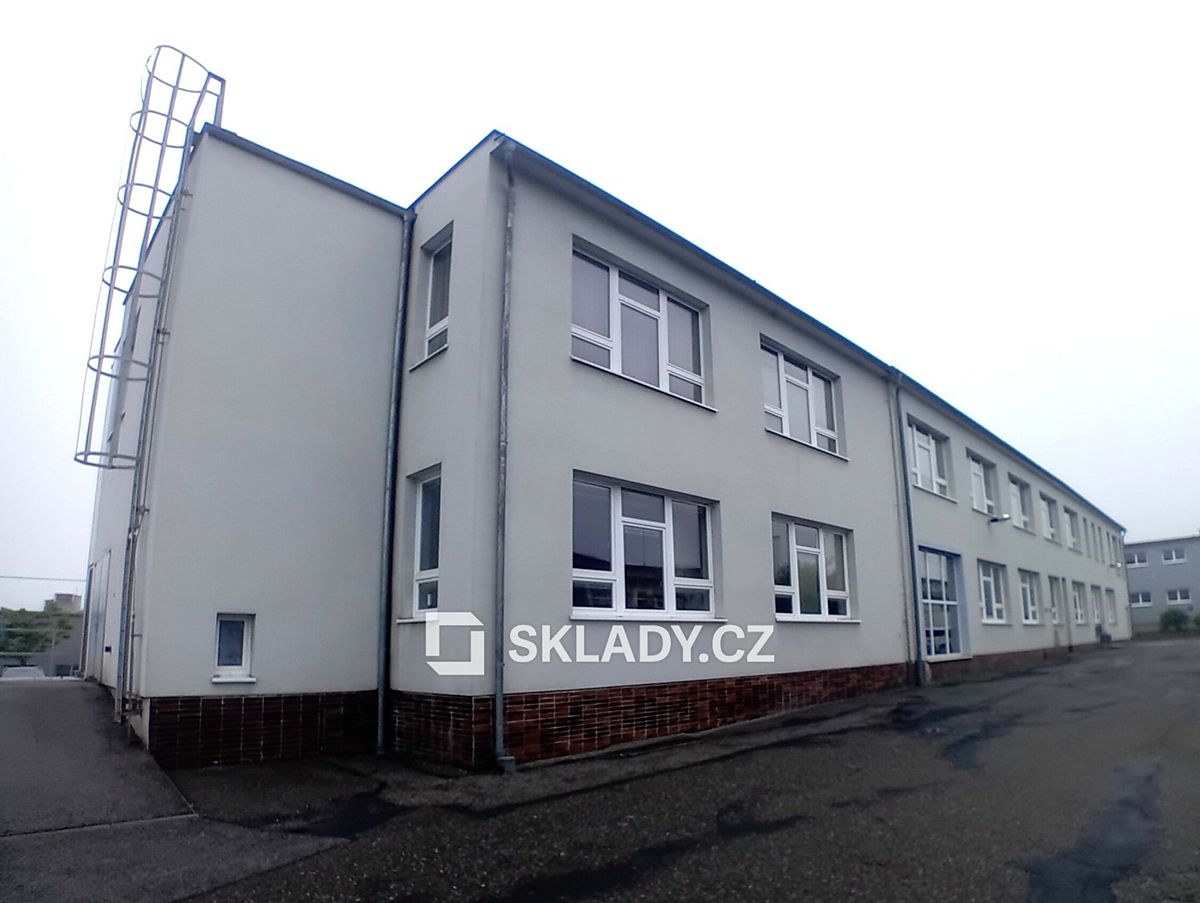 Pronájem skladového prostoru 835 m², Červený Kostelec – fotka 1 z 3