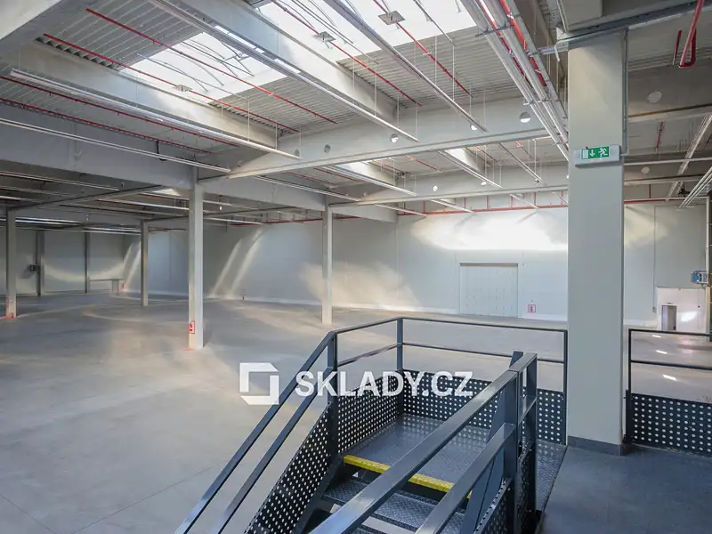 Pronájem skladového prostoru 8712 m², Most – náhled fotky 1