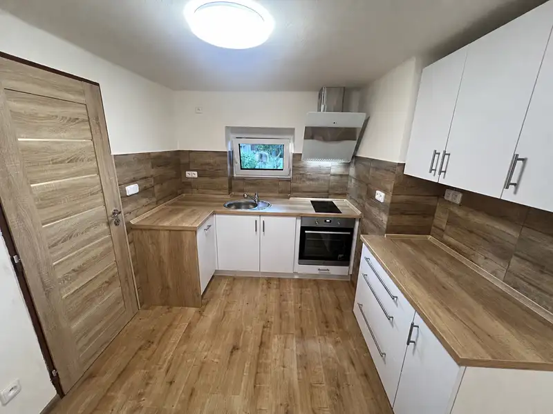 Pronájem bytu 3+kk 73 m², Stochov – náhled fotky 2