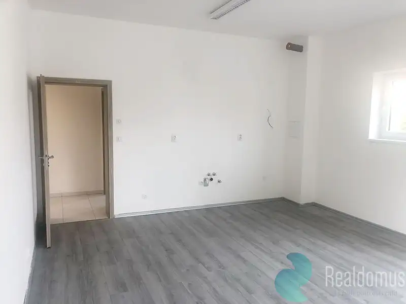 Pronájem kanceláře 89 m², Český Krumlov – náhled fotky 3