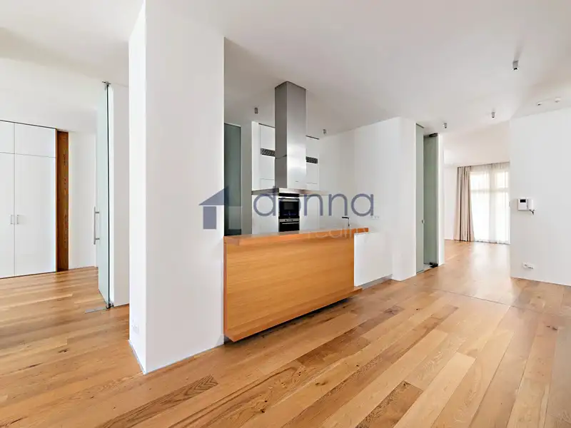 Pronájem bytu 5+kk 184 m², Praha – náhled fotky 1