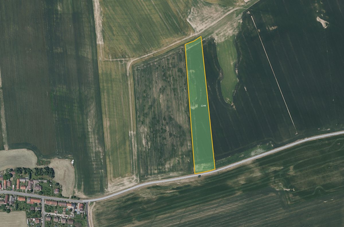 Prodej pole 43234 m², Hlohovice – fotka 1 z 3