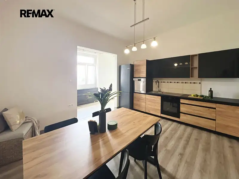 Prodej bytu 3+1 106 m², Praha – náhled fotky 1