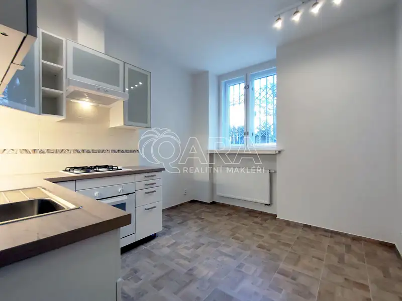 Pronájem bytu 1+1 36 m², Praha – náhled fotky 2
