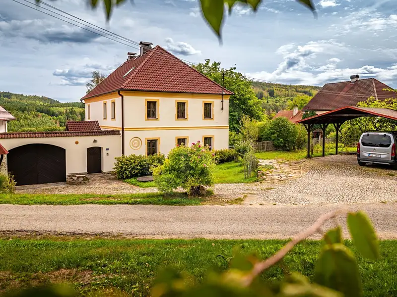 Prodej chalupy 288 m², pozemek 1576 m², Ktiš – náhled fotky 1