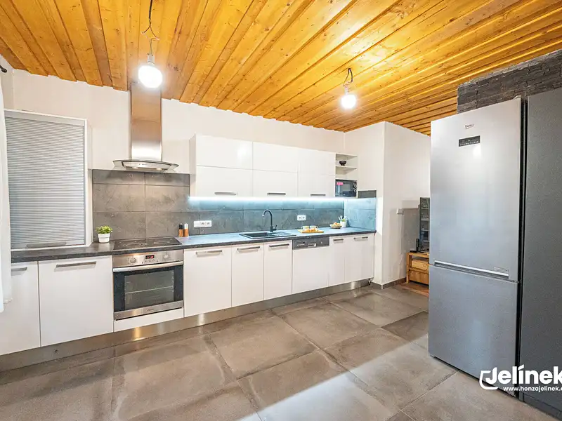 Prodej rodinného domu 167 m², pozemek 2511 m², Polička – náhled fotky 3