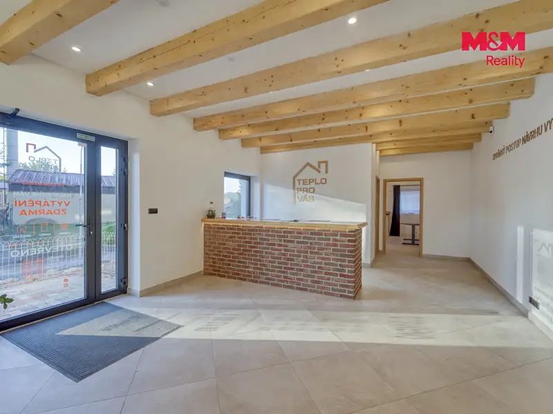Prodej obchodního prostoru 453 m², Jesenice – náhled fotky 3