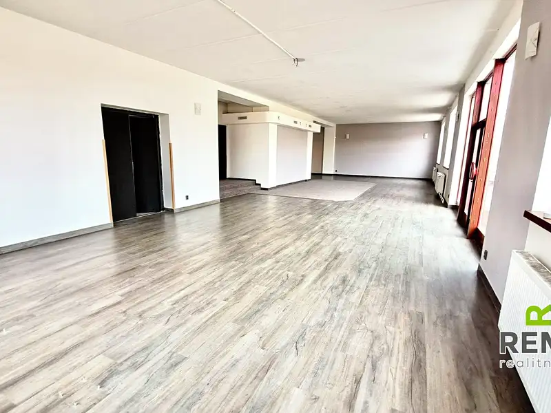 Pronájem obchodního prostoru 170 m², Kunovice – náhled fotky 3