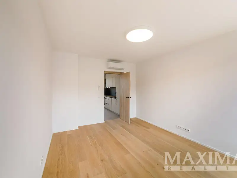Pronájem bytu 2+kk 45 m², Praha – náhled fotky 2