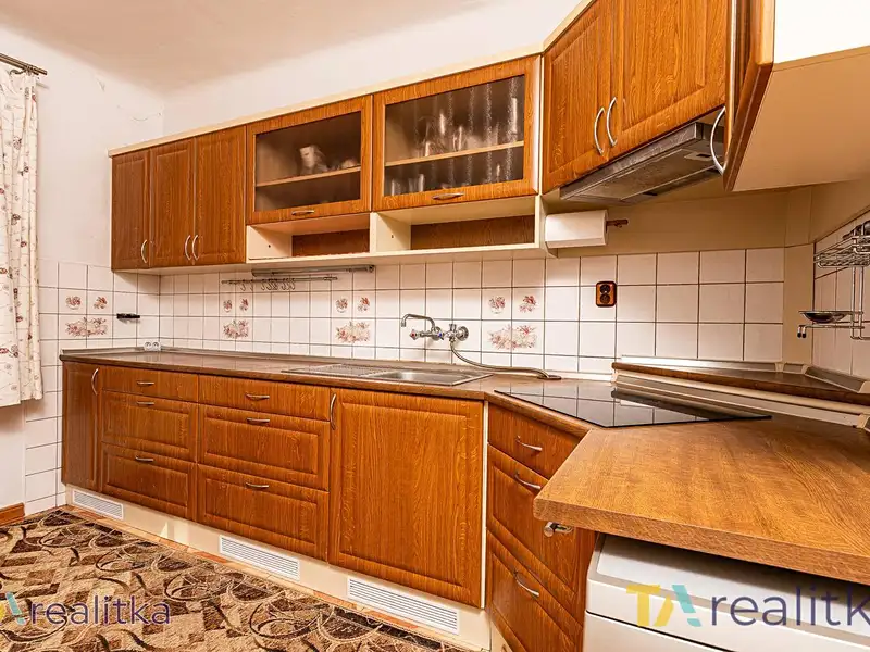 Prodej rodinného domu 220 m², pozemek 1130 m², Orlová – náhled fotky 3