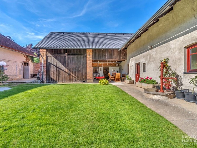 Prodej domu, 211 m² (3 z 32)