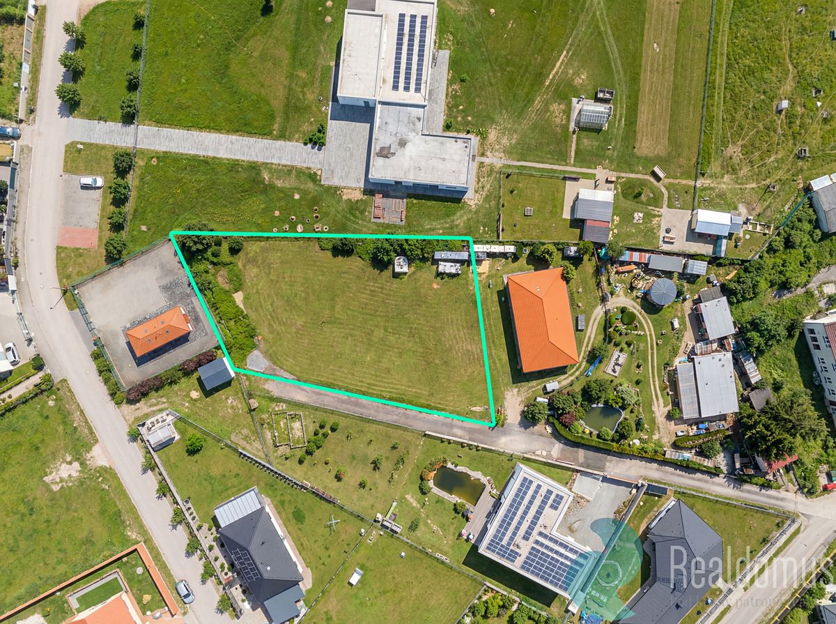 Prodej stavebního pozemku 1638 m², Třeboň – fotka 1 z 3