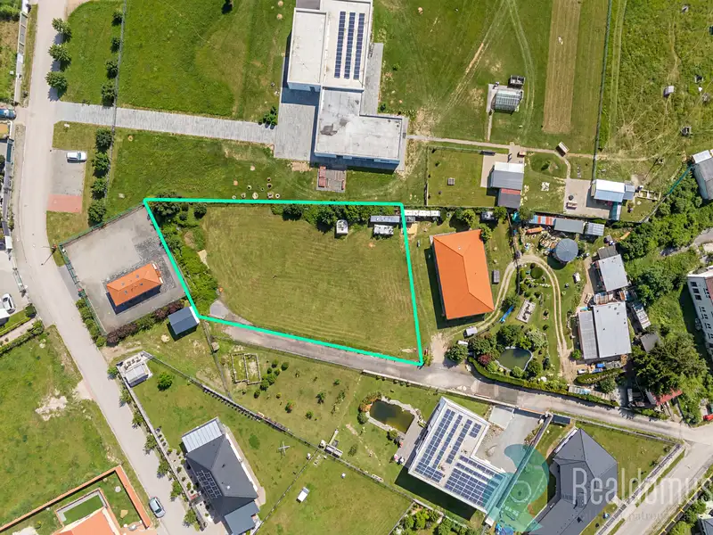 Prodej stavebního pozemku 1638 m², Třeboň – náhled fotky 1