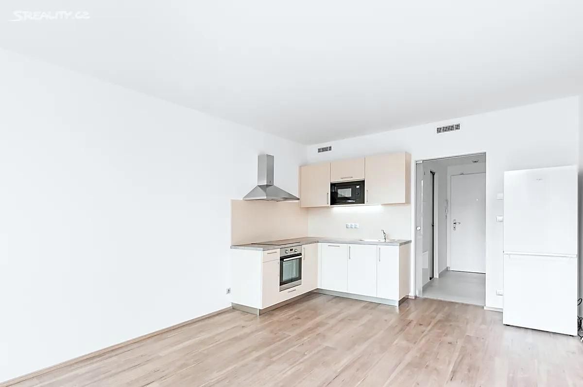 Pronájem bytu 1+kk 36 m², Praha – fotka 1 z 3