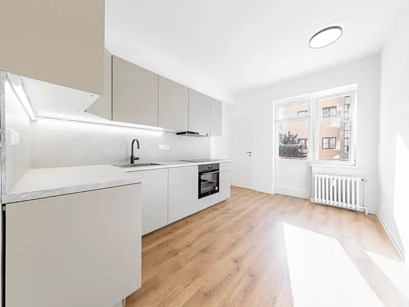 Pronájem bytu 2+kk 48 m², Praha – náhled fotky 1