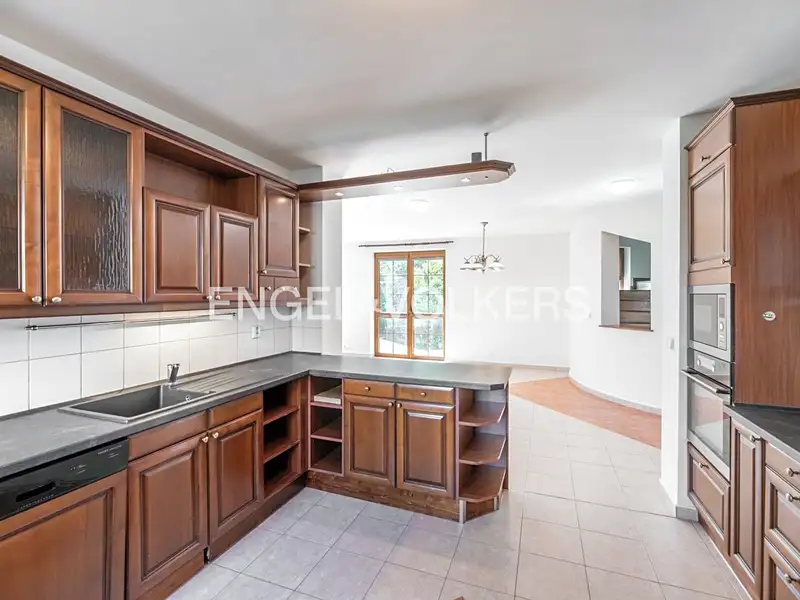 Pronájem vily 384 m², pozemek 903 m², Praha – náhled fotky 3