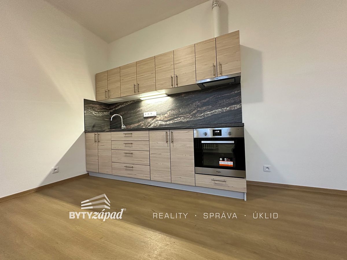 Pronájem bytu 2+kk 54 m², Strašice – fotka 1 z 3
