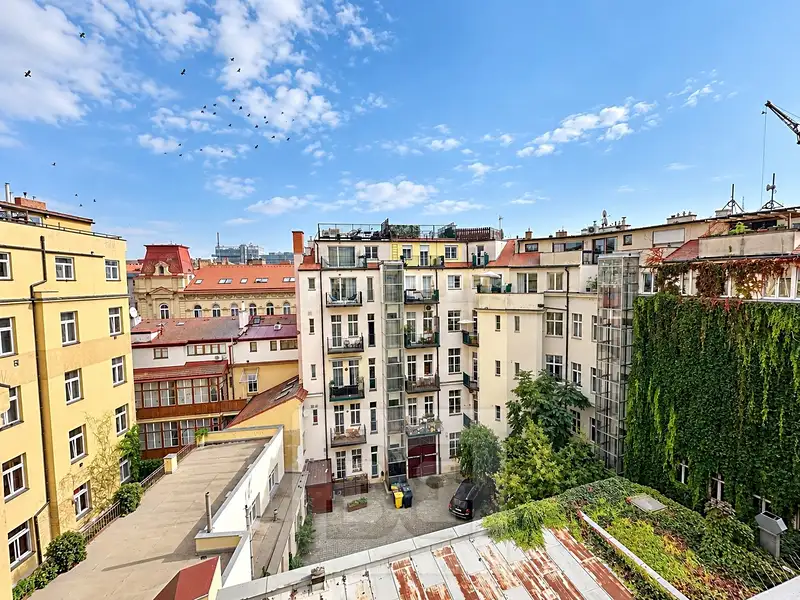 Pronájem bytu 2+kk 72 m², Praha – náhled fotky 2
