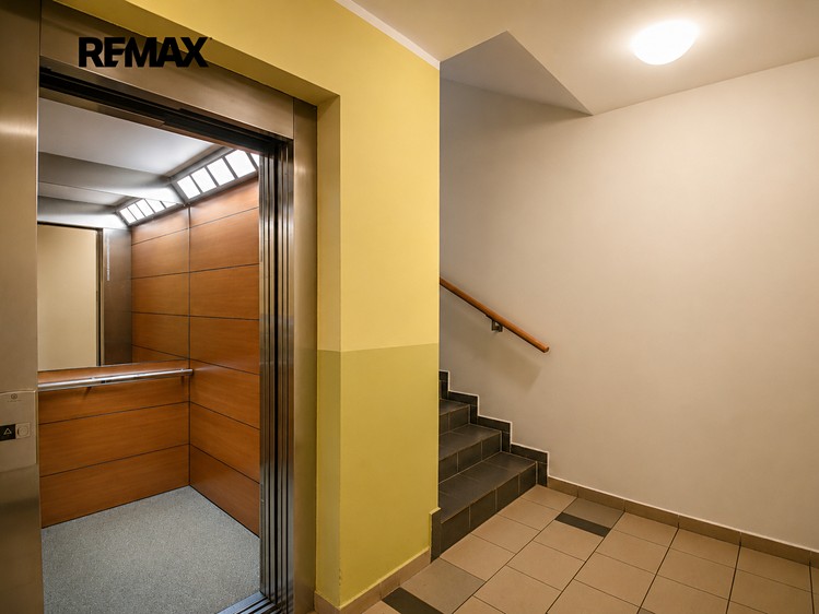 Pronájem bytu 2+kk, 70 m² (15 z 17)