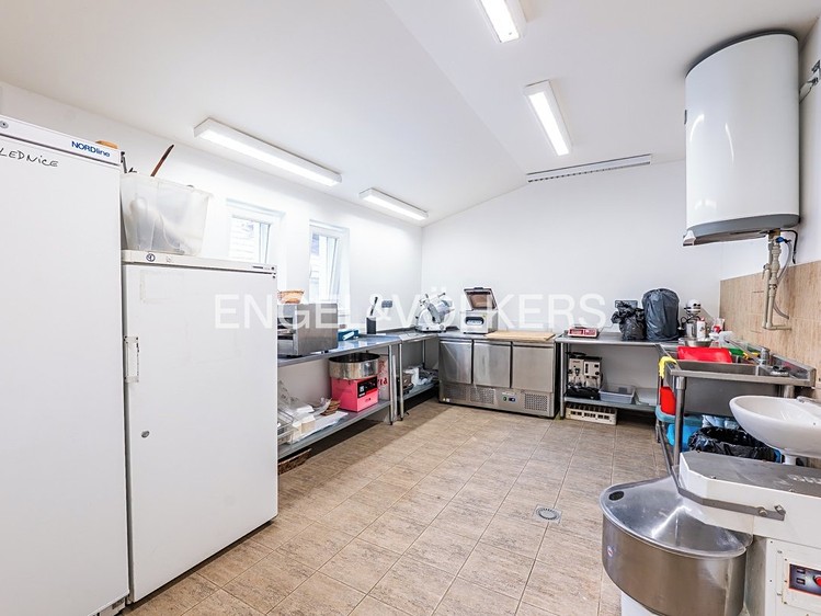 Комерційне приміщення в оренду, 275 м² (16 з 20)