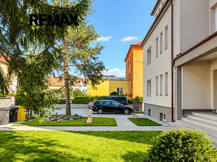 Pronájem bytu 3+kk, 74 m² (14 z 18)
