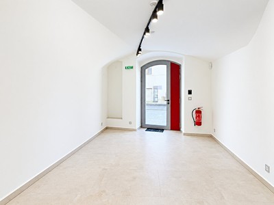 Комерційне приміщення в оренду, 40 м² (2 з 12)