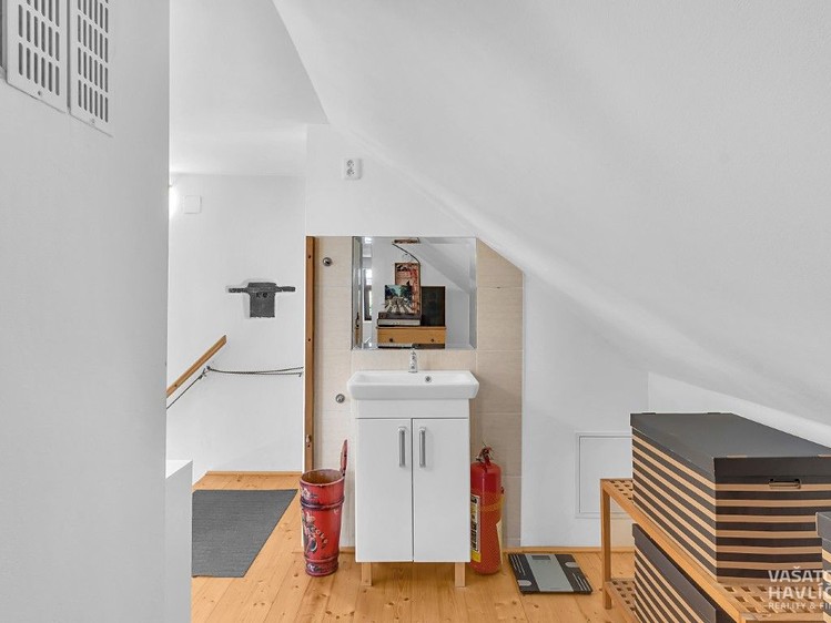 Prodej domu, 149 m² (24 z 39)