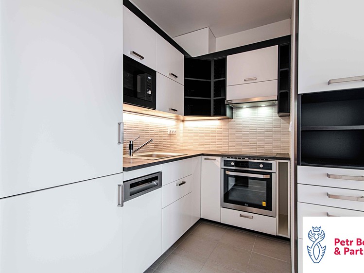 Pronájem bytu 2+kk, 50 m² (2 z 19)