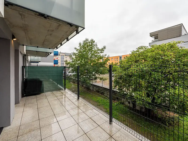 Pronájem bytu 1+kk 36 m², Plzeň – náhled fotky 2