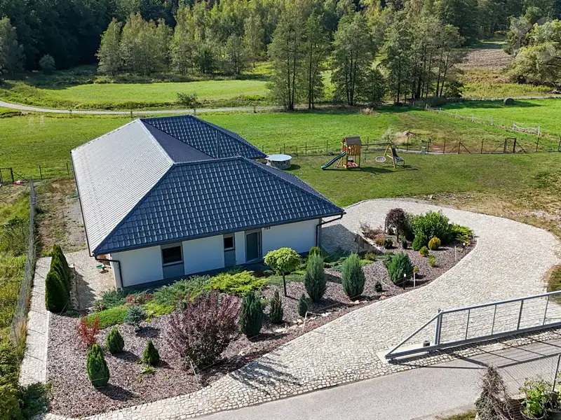 Prodej rodinného domu 201 m², pozemek 2591 m², Kamenný Újezd – náhled fotky 2