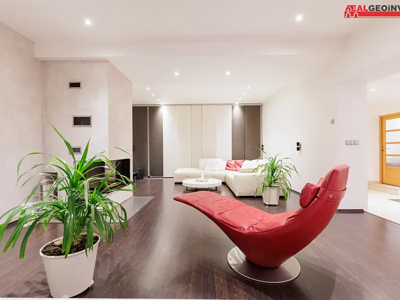 Prodej rodinného domu 218 m², pozemek 417 m², Omice – náhled fotky 1