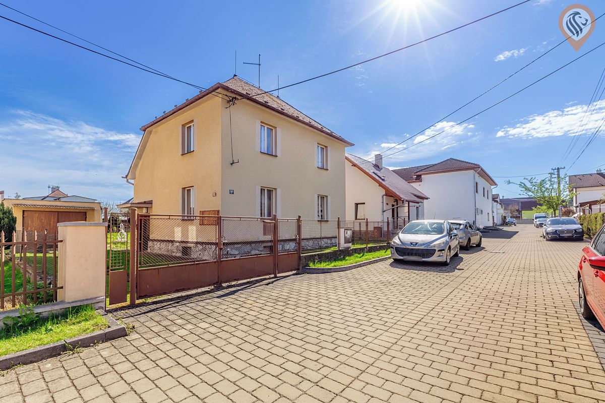 Prodej rodinného domu 137 m², pozemek 1141 m², Klatovy – fotka 1 z 3