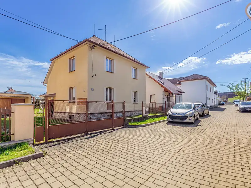 Prodej rodinného domu 137 m², pozemek 1141 m², Klatovy – náhled fotky 1