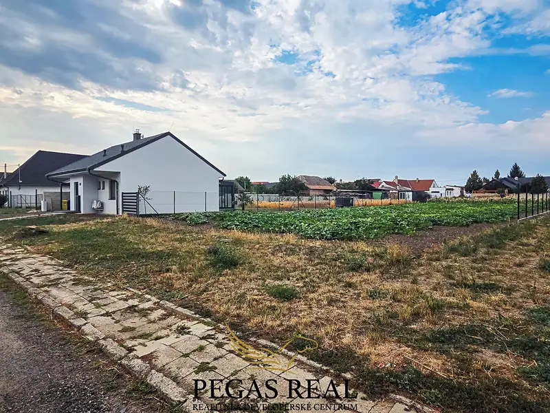 Prodej stavebního pozemku 1332 m², Hrabětice – náhled fotky 1